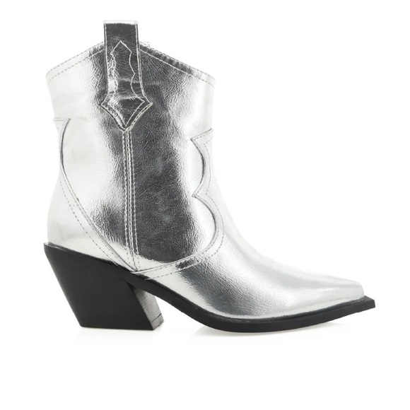 New in Box Bamboo Silver Metallic Cowgirl Ankle Boots! - Picture 3 of 10